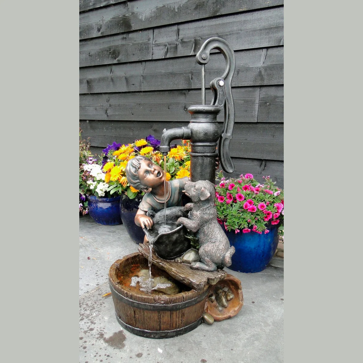 AcquaArte Gartenbrunnen Regina, elegante Wasserfontäne für jeden Garten