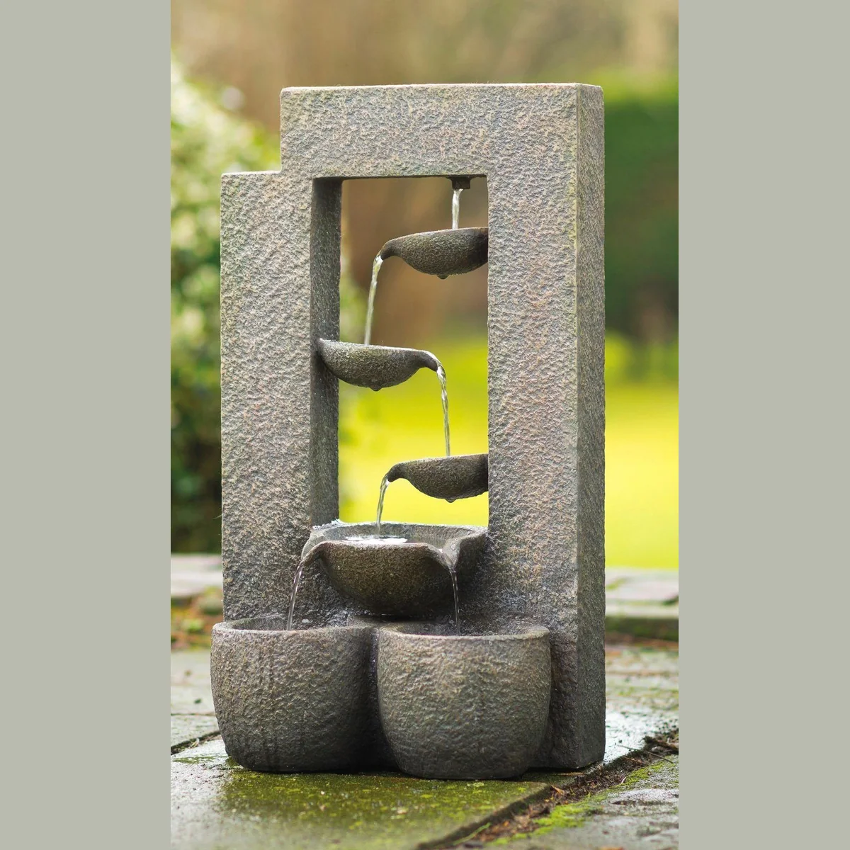 AcquaArte Gartenbrunnen Bern, stilvolles Design und kompakte Größe