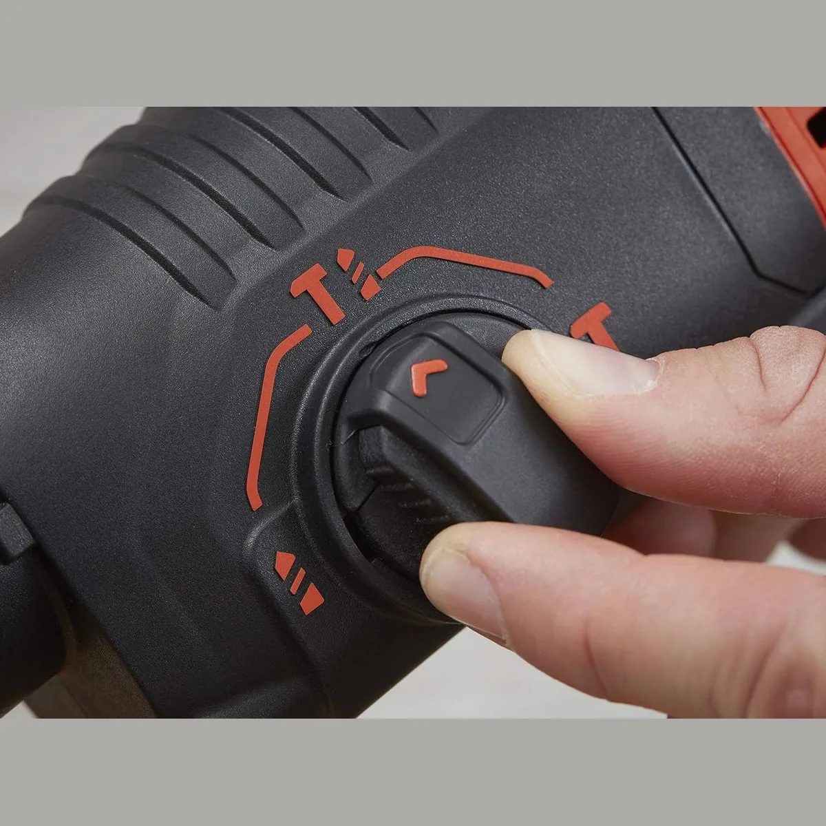 Black + Decker Kombihammer SDS-plus, 650 Watt, 1,4 Joule Schlagenergie 4