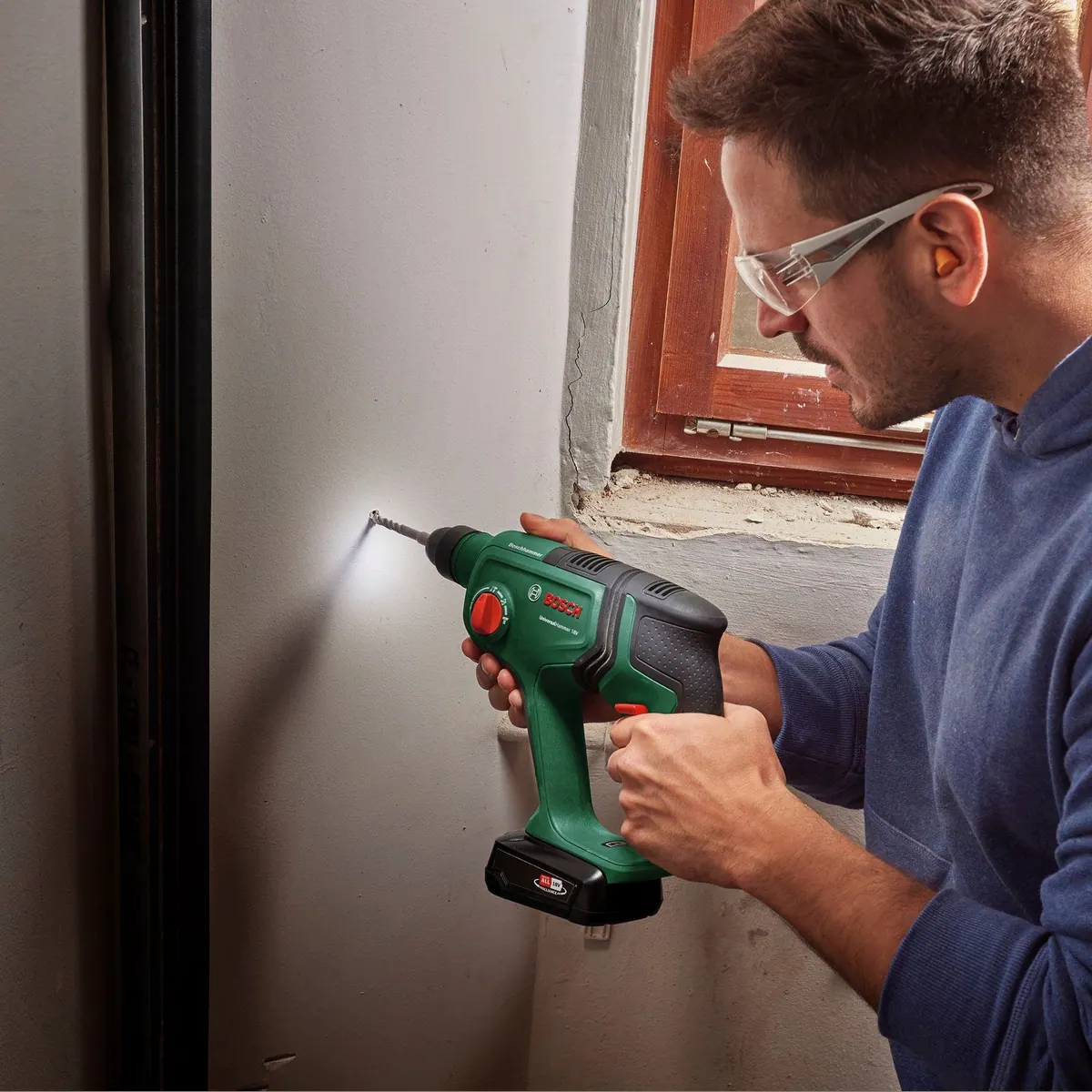 Bosch Home & Garden UniversalHammer Akku-Bohrhammer, 18V/2,5Ah, kompakt und leistungsstark 5