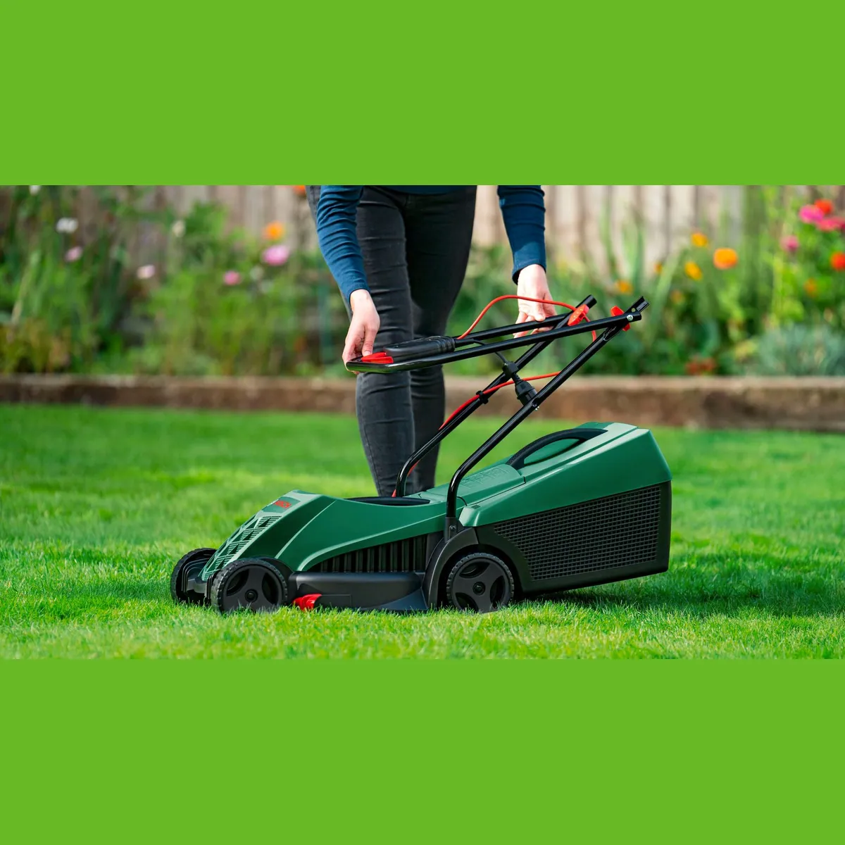 Bosch Home & Garden EasyRotak 32-205, effizientes Mähen bis an den Rand — leicht und handlich 5