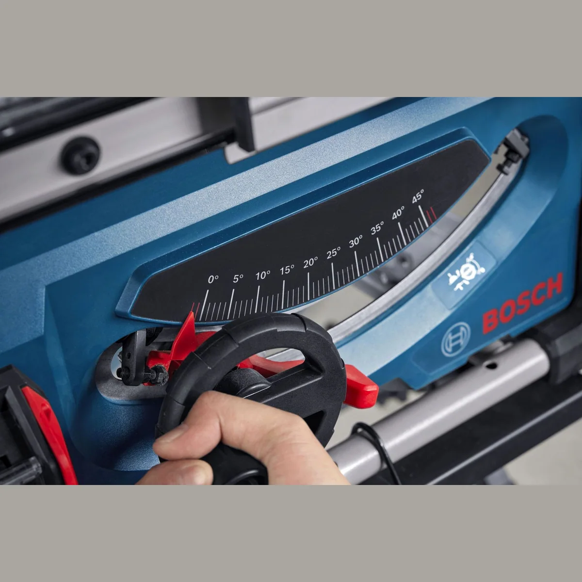 BOSCH Tischkreissäge GTS 70-216, kompakt, präzise Schnitthöhe, staubminimierend 4