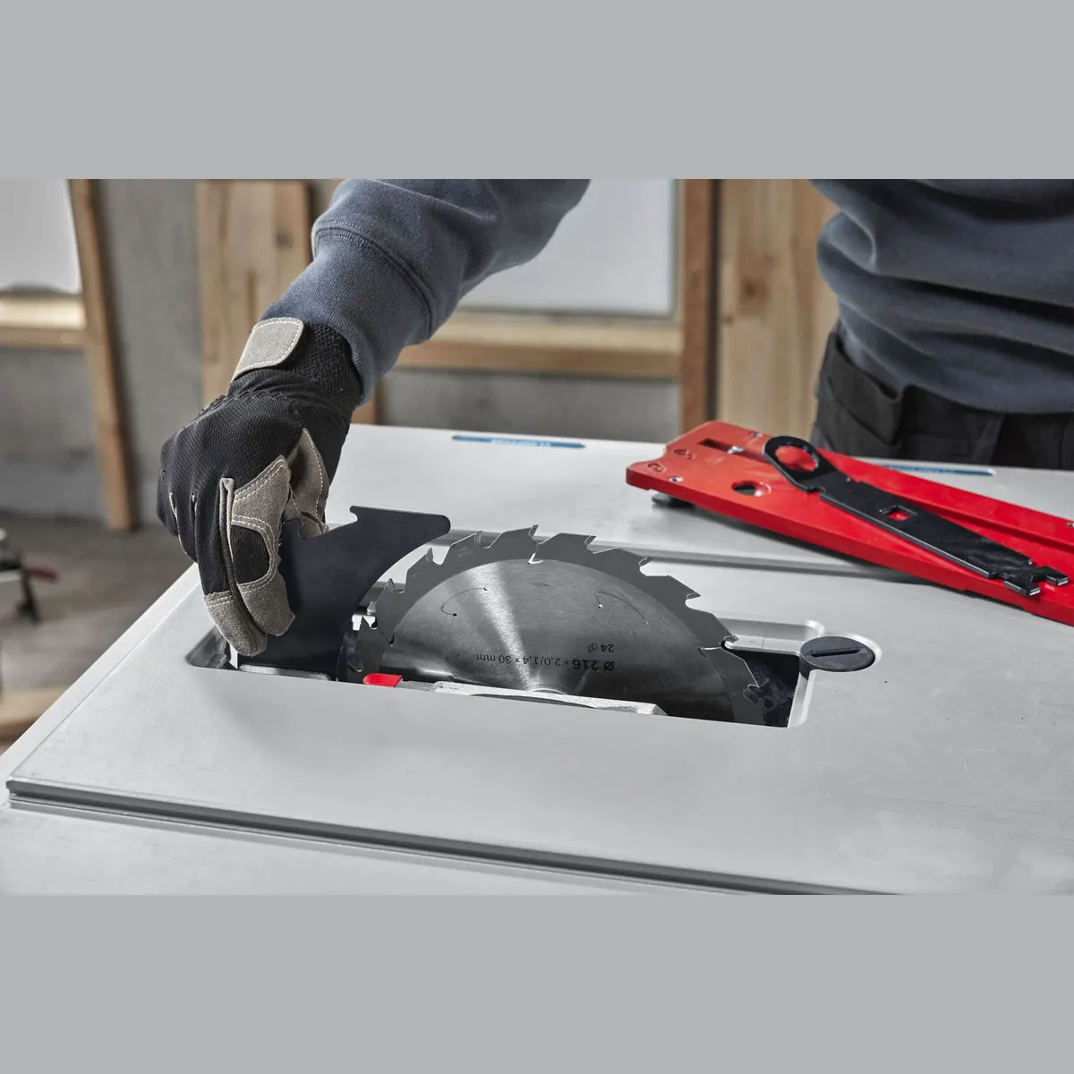 BOSCH Tischkreissäge GTS 70-216, kompakt, präzise Schnitthöhe, staubminimierend 5
