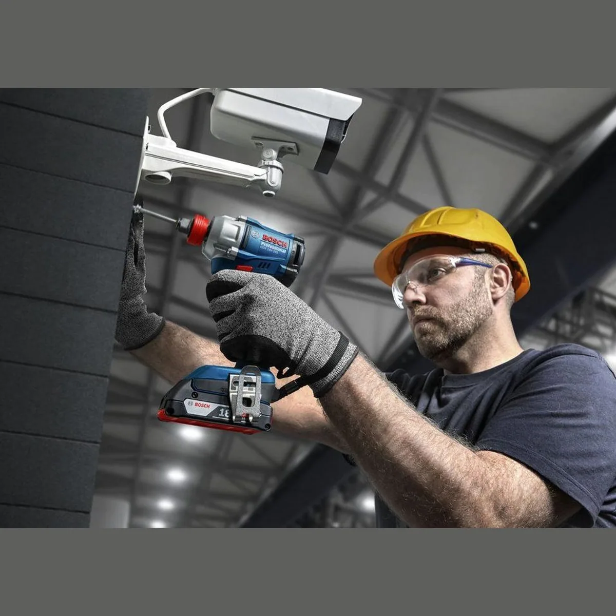 BOSCH GDX 18V-285 Akku-Schlagschrauber, 2x 5 Ah Akku & 31-tlg. Bit-Set — hohe Ergonomie, 285 Nm Drehmoment, 2-in-1-Werkzeughalter 4