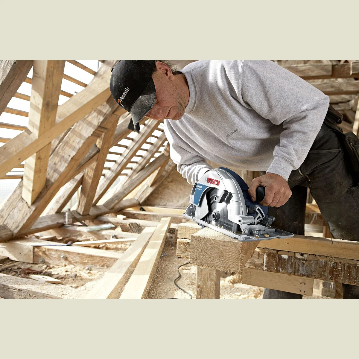Bosch Professional GKS 85 Handkreissäge, hohe Schnittkapazität, kraftvoll und präzise 4