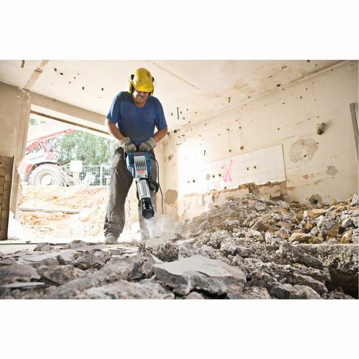 Bosch Professional GSH 16-30 Abbruchhammer, 1.750 Watt, 41 Joule Schlagenergie, Vibration-Control 3