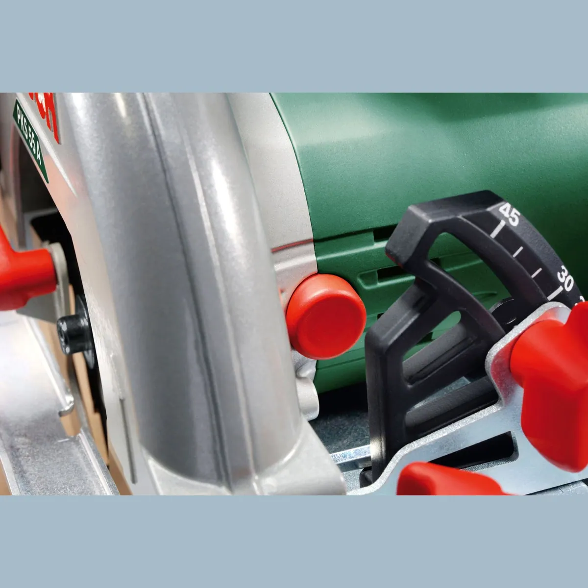 Bosch Home & Garden Handkreissäge PKS 55 A, präzise Schnitte, integrierte Spannhebel 4