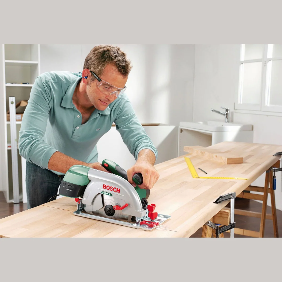 Bosch Home & Garden Handkreissäge PKS 66 A, kraftvoll und präzise für Holzarbeiten 3