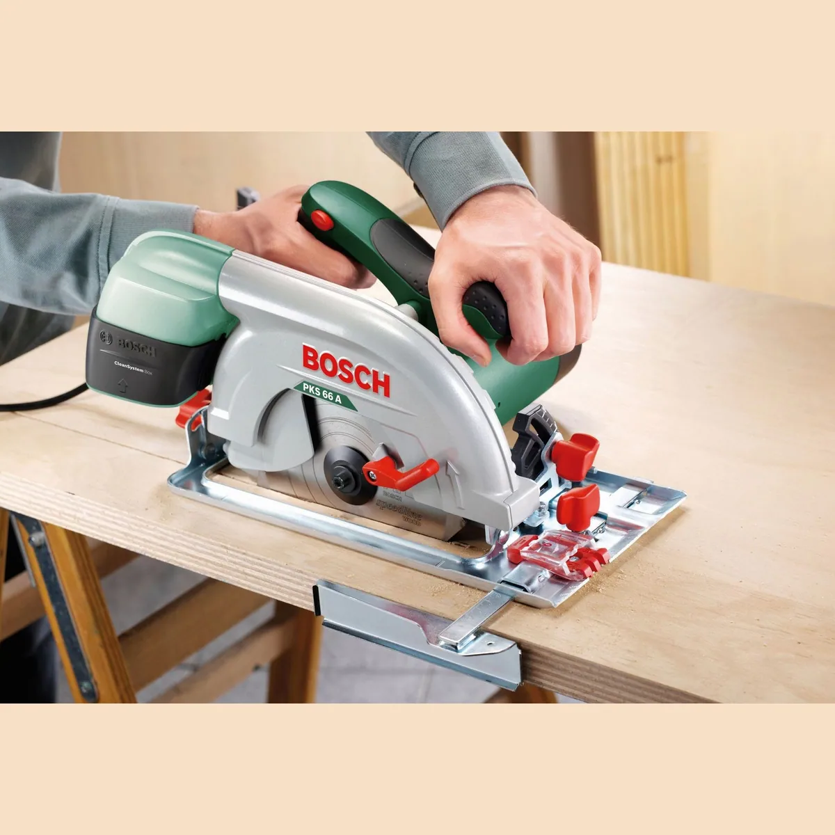 Bosch Home & Garden Handkreissäge PKS 66 A, kraftvoll und präzise für Holzarbeiten 4