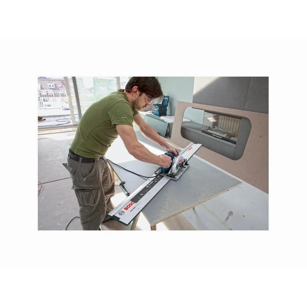 Bosch Professional GKS 65 GCE Handkreissäge, 1800 Watt Leistung, Führungsschienenkompatibel 3