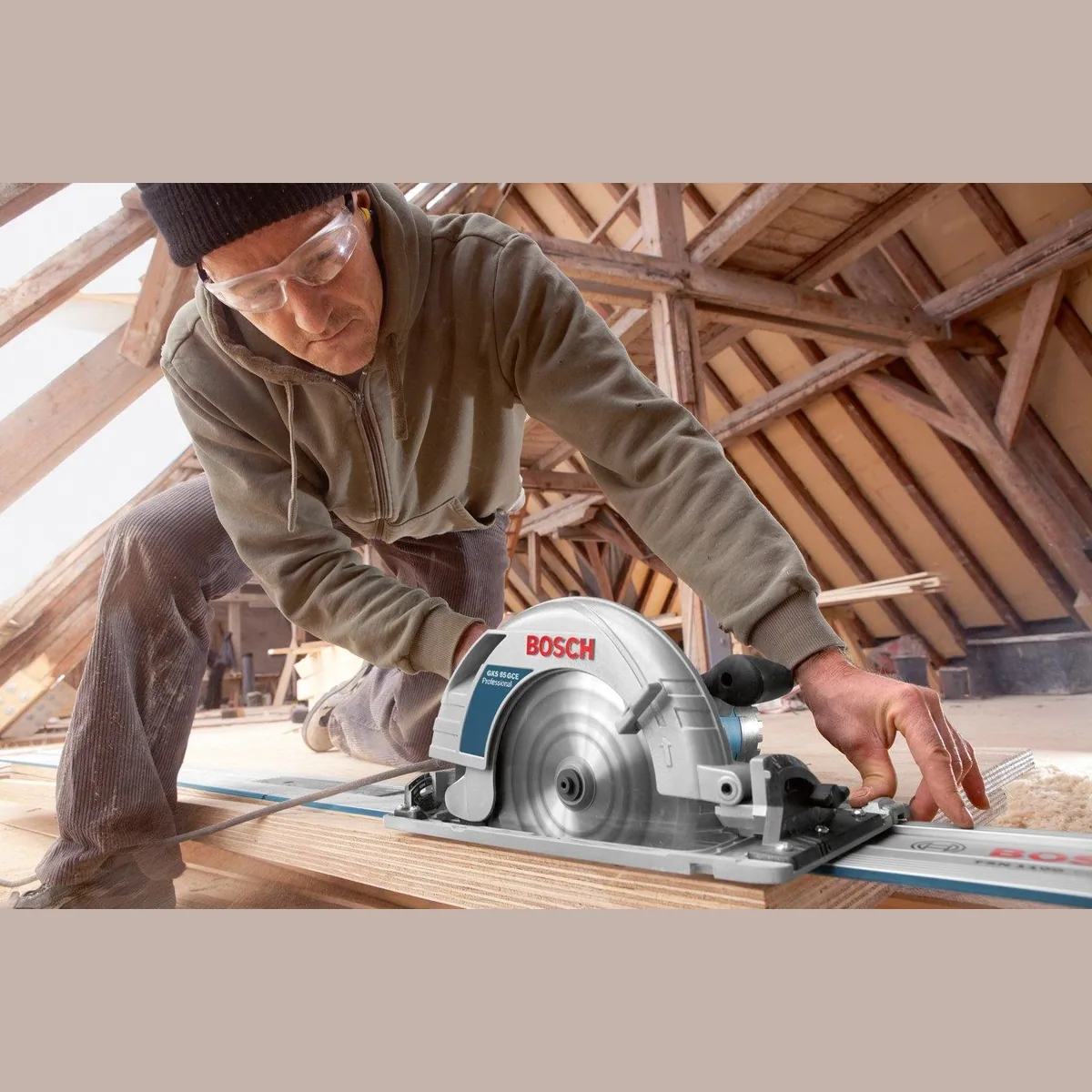 Bosch Professional GKS 85 G Handkreissäge, 2200 W Motor, Führungsschienen-kompatibel 4