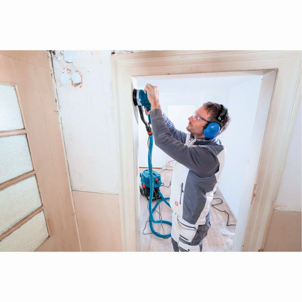 Bosch Professional GET 75-150 Exzenterschleifer, 750 Watt, ergonomisches Design, hohe Abtragsleistung 3