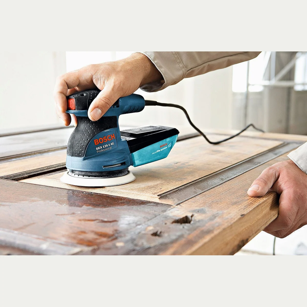 Bosch Professional Exzenterschleifer GEX 125-1 AE, präzise Schleifleistung, kompakte Bauweise, hohe Umdrehungszahl 3