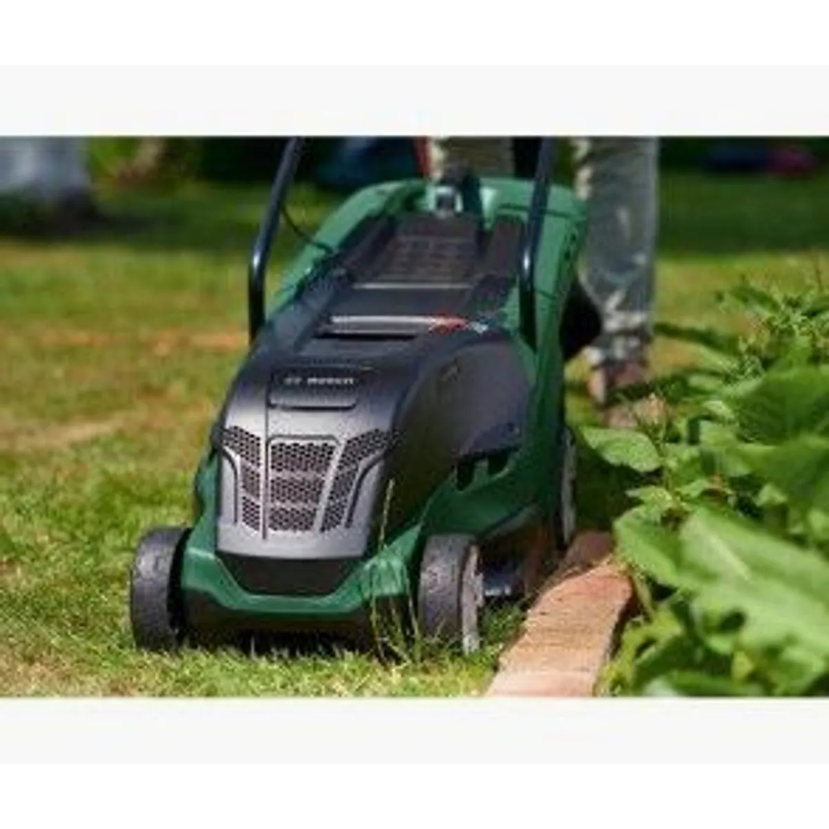Bosch UniversalRotak 550 Rasenmäher, kraftvoll, leicht und präzise 2