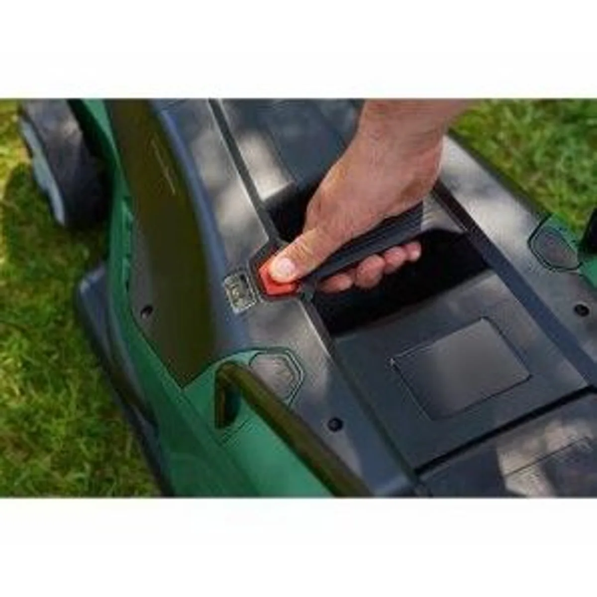 Bosch UniversalRotak 550 Rasenmäher, kraftvoll, leicht und präzise 3