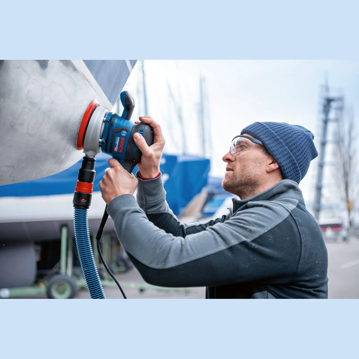 Bosch Professional GEX 40-150 Exzenterschleifer, hohe Leistung, Vibrationsdämpfung, Multiloch-Schleifteller 2