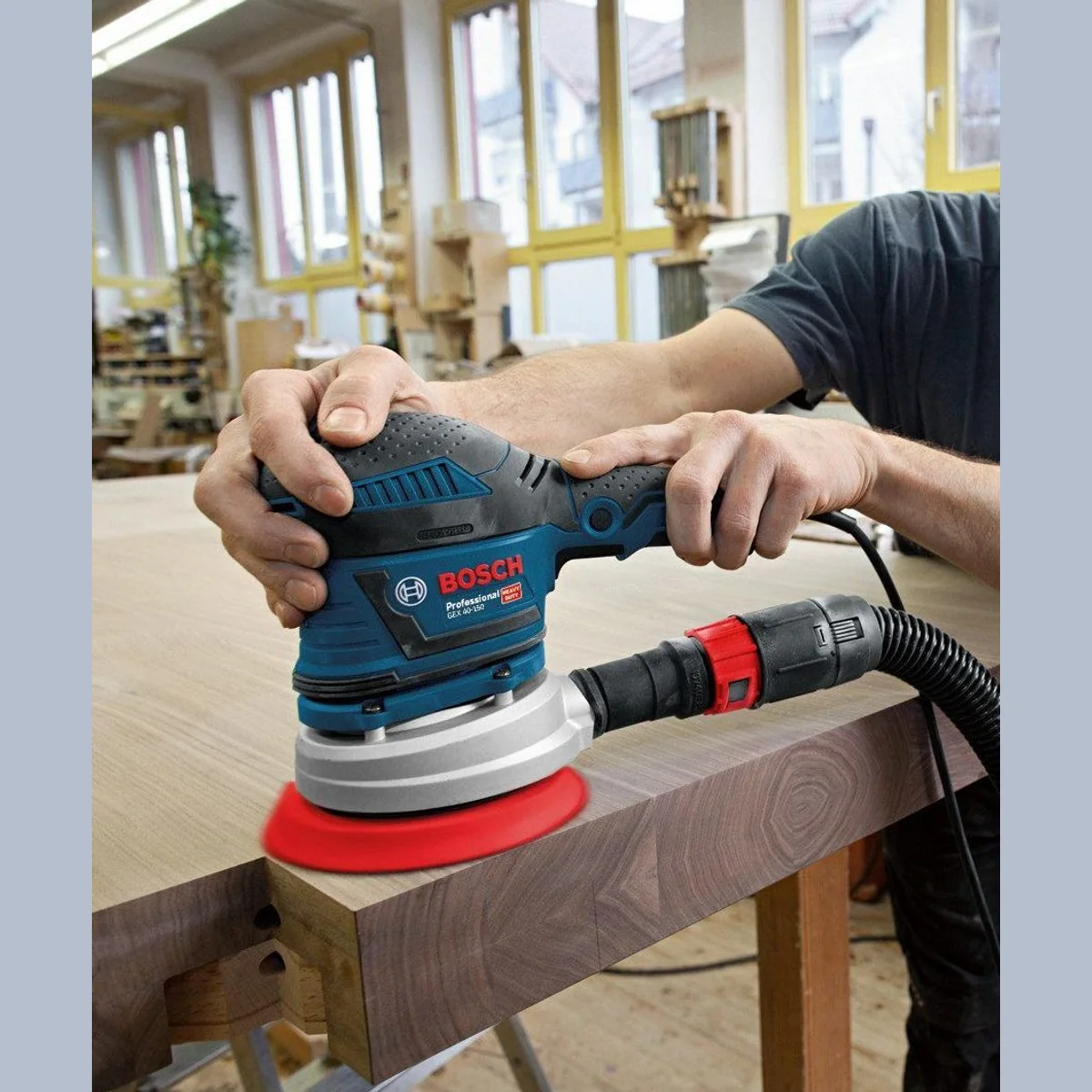 Bosch Professional GEX 40-150 Exzenterschleifer, hohe Leistung, Vibrationsdämpfung, Multiloch-Schleifteller 3
