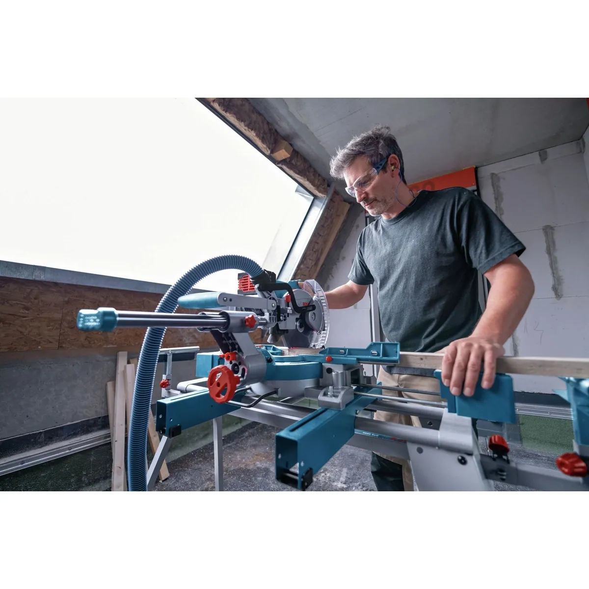 BOSCH Akku-Kapp-Gehrungssäge GCM 18V-216 D, hohe Schnittkapazität, AMPShare-kompatibel 5