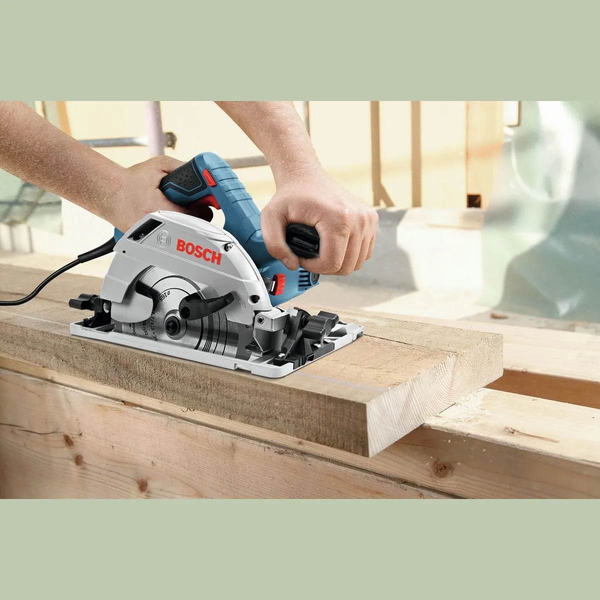 Bosch Professional GKS 55+ GCE, hohe Schnittkapazität, elektronische Drehzahlregelung, kompatibel mit Führungsschienen 5