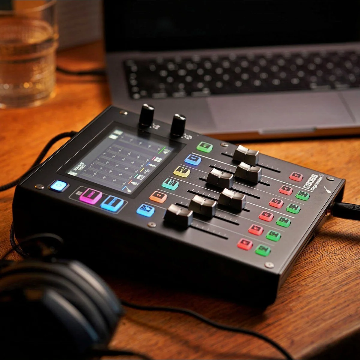 Boss Gigcaster 5 Mischpult, leistungsstarker Audio-Streaming Mixer — 5-Kanal, 32bit/48kHz, intuitives Touchdisplay 4