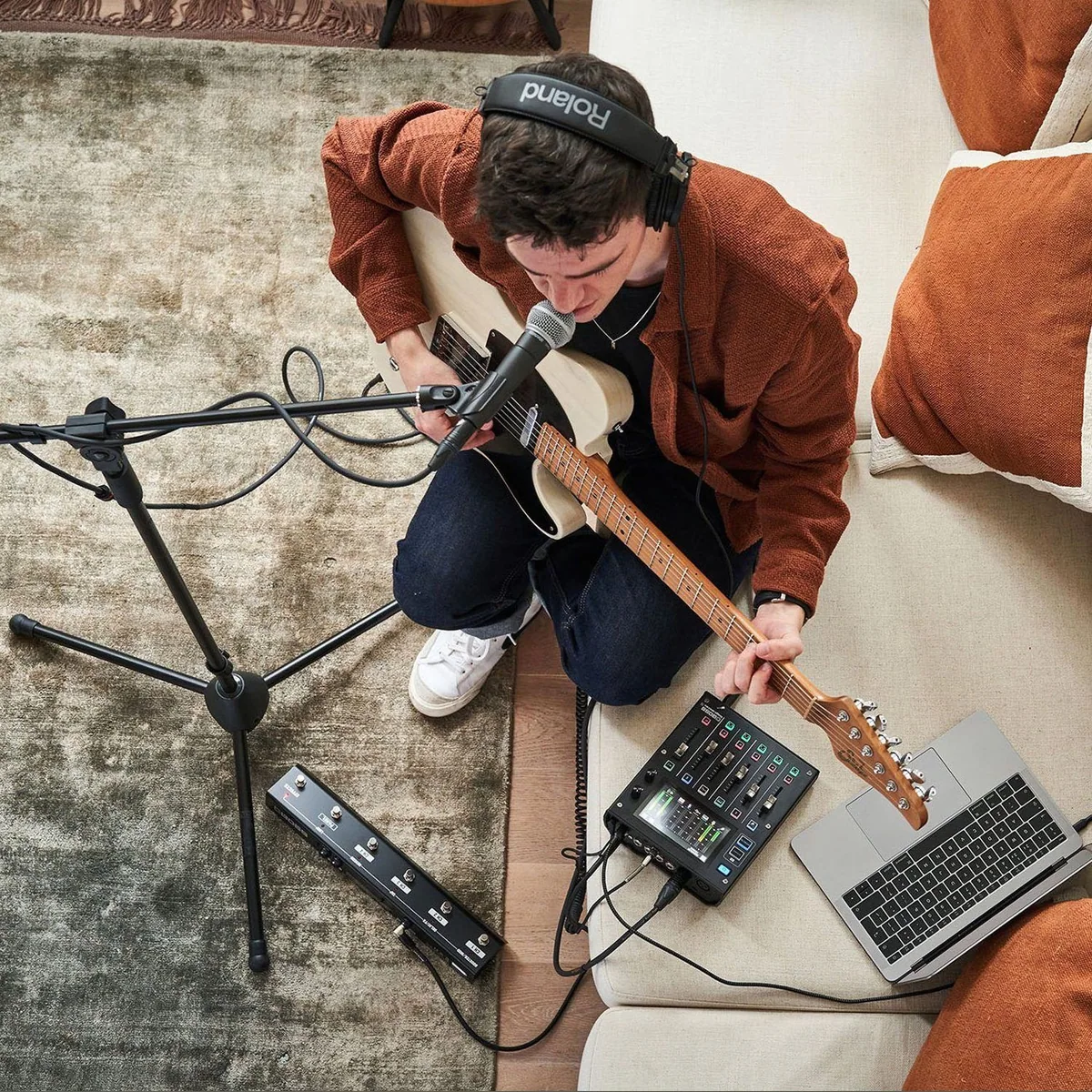 Boss Gigcaster 5 Mischpult, leistungsstarker Audio-Streaming Mixer — 5-Kanal, 32bit/48kHz, intuitives Touchdisplay 5