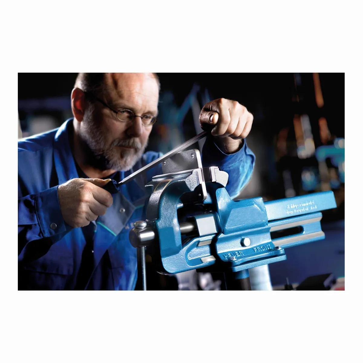 Brockhaus Heuer Parallelschraubstock 180, robust und präzise — mit Amboss und gehärteten Spannbacken 3