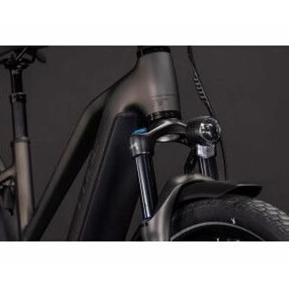 Cube Touring Hybrid Comfort SLX 800, leistungsstarker Antrieb, komfortable Geometrie, hochwertige Ausstattung 3
