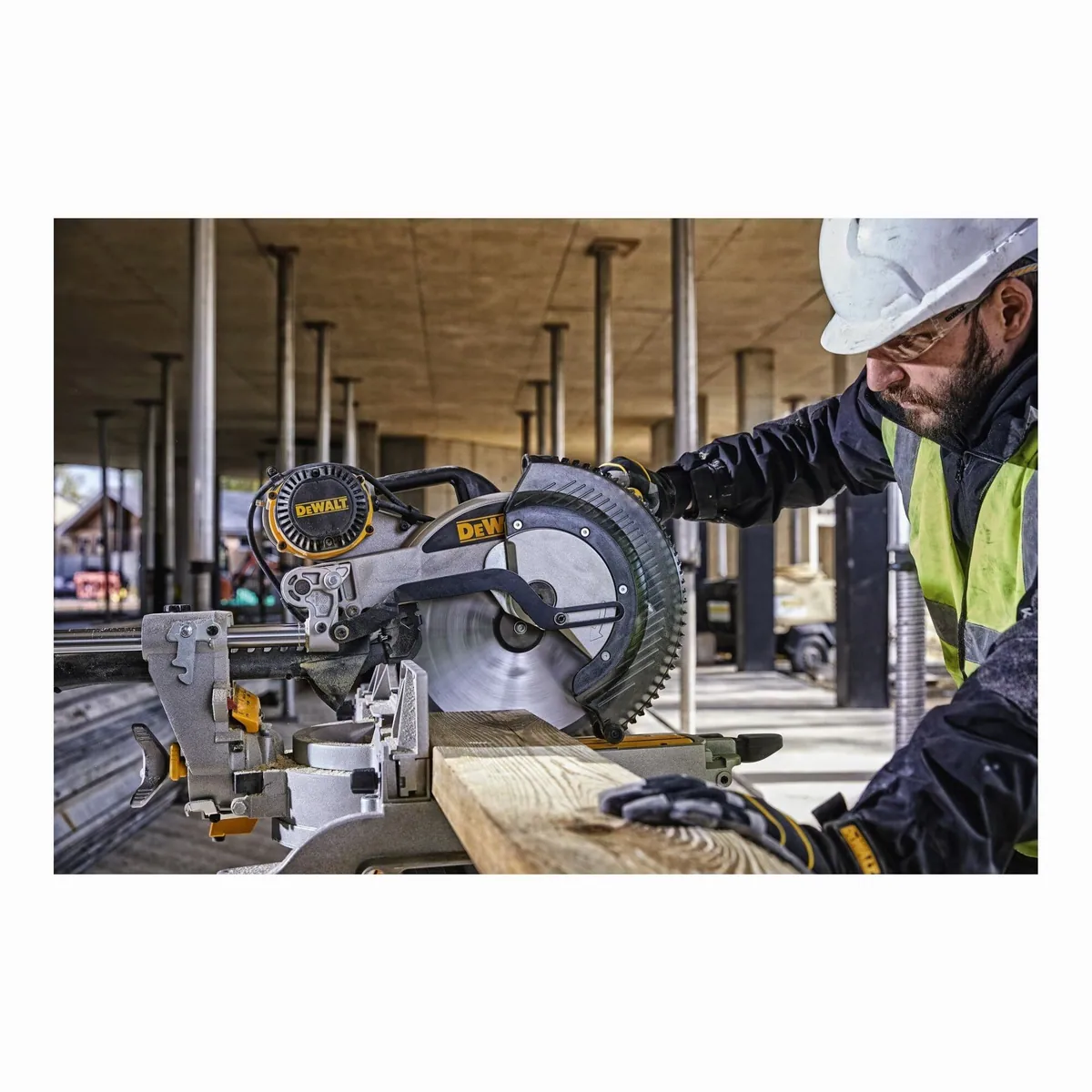 DeWalt DWS780-QS Paneelsäge, präzise Gehrungs- und Neigungseinstellungen 5