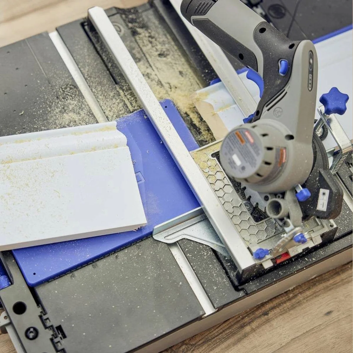 DREMEL F013CS12JM Gehrungssäge, präzise Laserführung, kompakte Multifunktions-Sägestation 5
