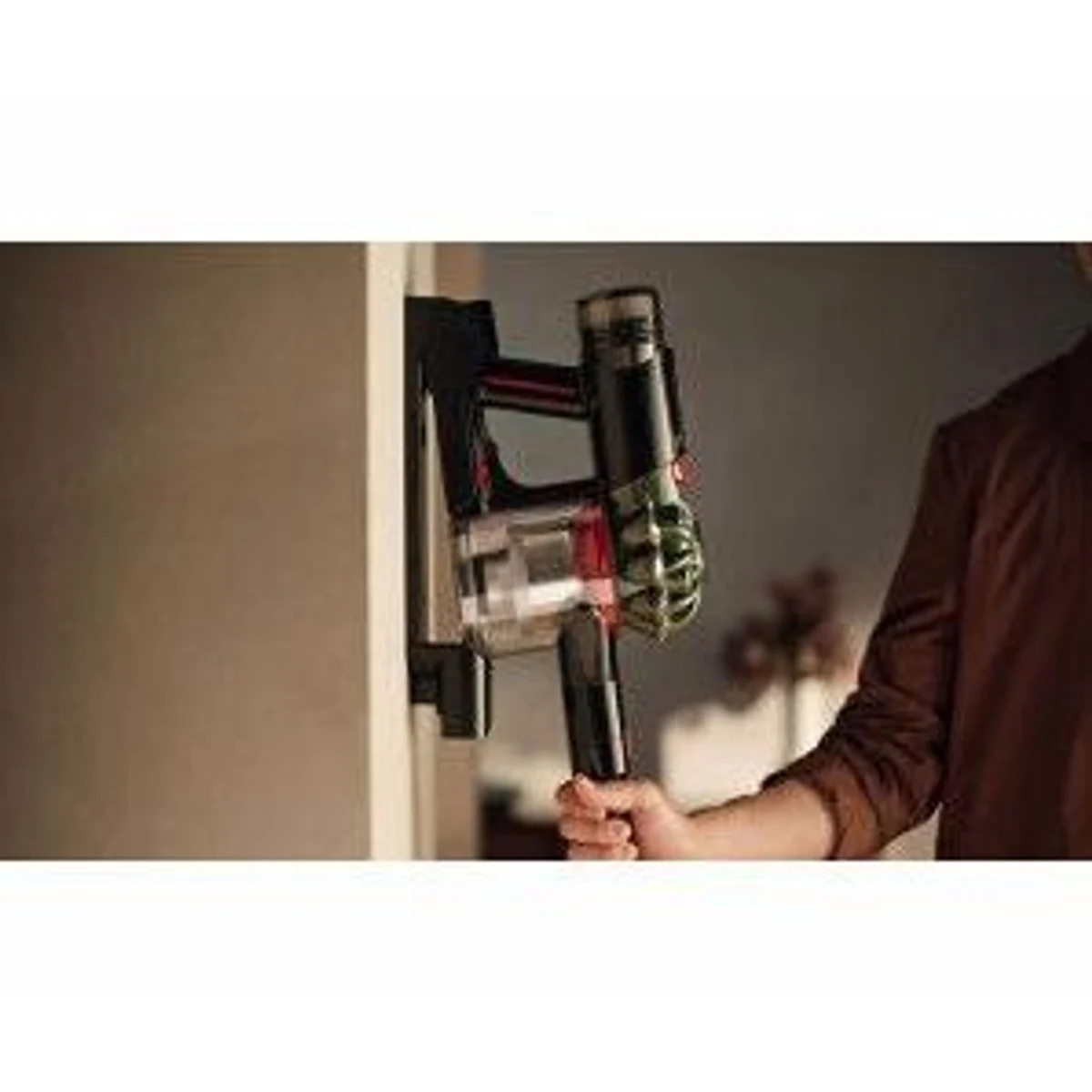 Dyson V8 Cyclone Fluffy, kraftvolle Saugleistung, hygienische Entleerung, vielseitige Anwendung 2