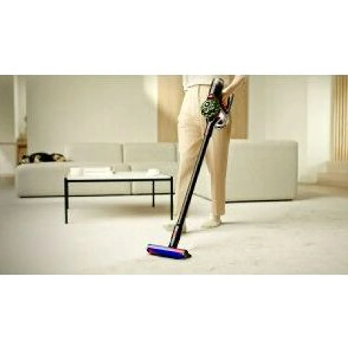 Dyson V8 Cyclone Fluffy, kraftvolle Saugleistung, hygienische Entleerung, vielseitige Anwendung 3