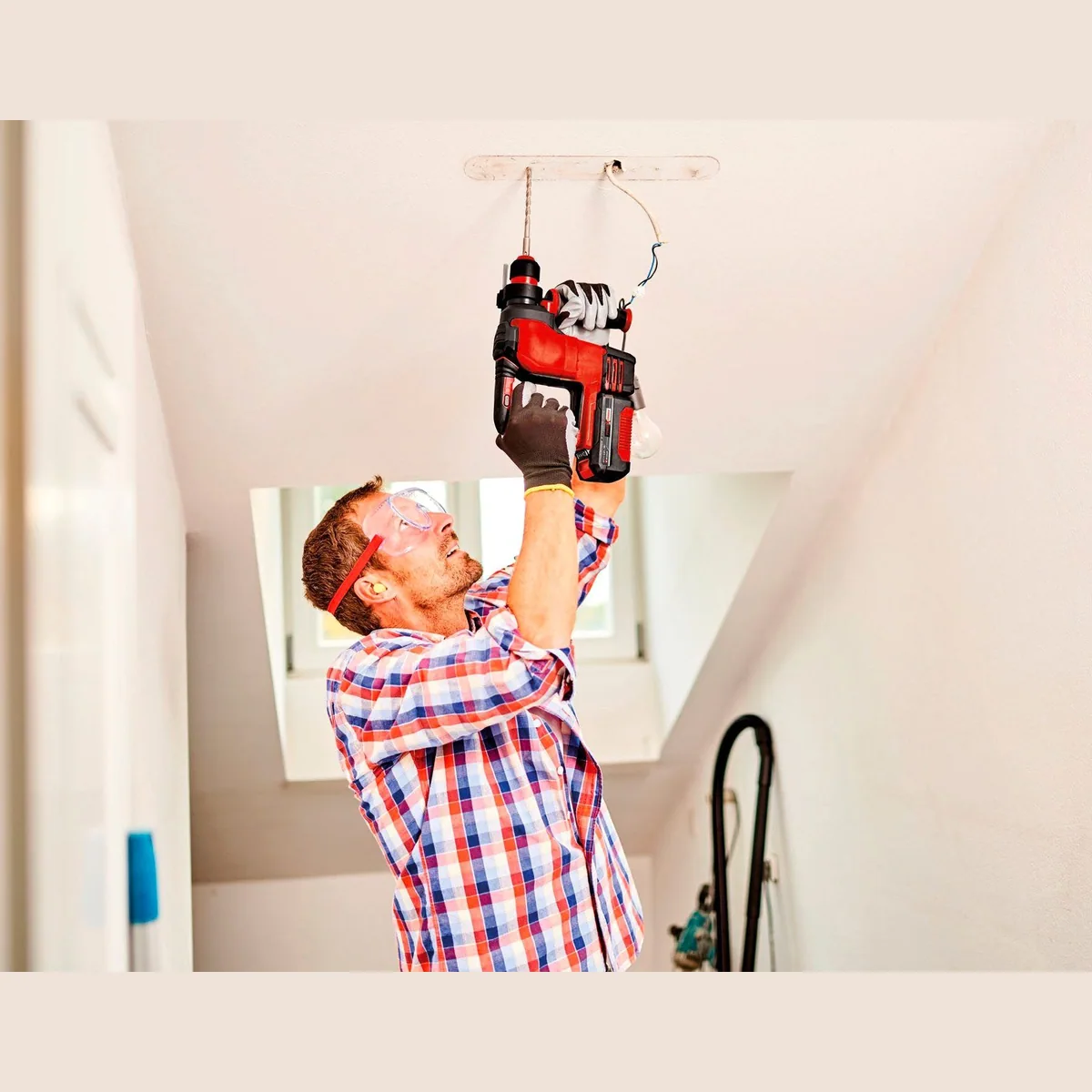 Einhell Akku-Bohrhammer HEROCCO Kit, 18V/3Ah mit Zubehör — ideal für Beton, Stein & Metall 2