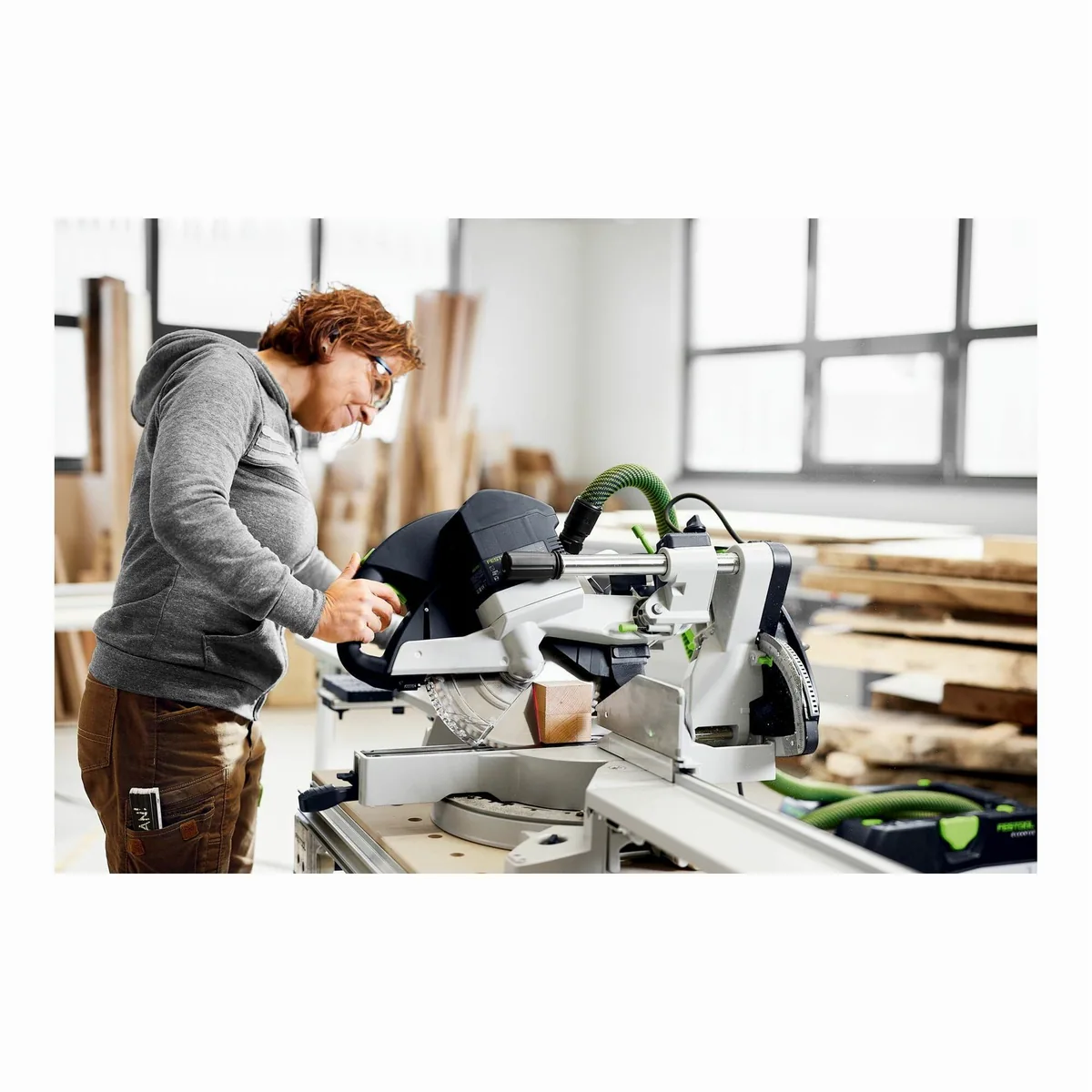 FESTOOL Kapp-Zugsäge KS 120 REB KAPEX, präzise Schnitte, Doppelsäulenführung, integrierter Doppellinienlaser 5