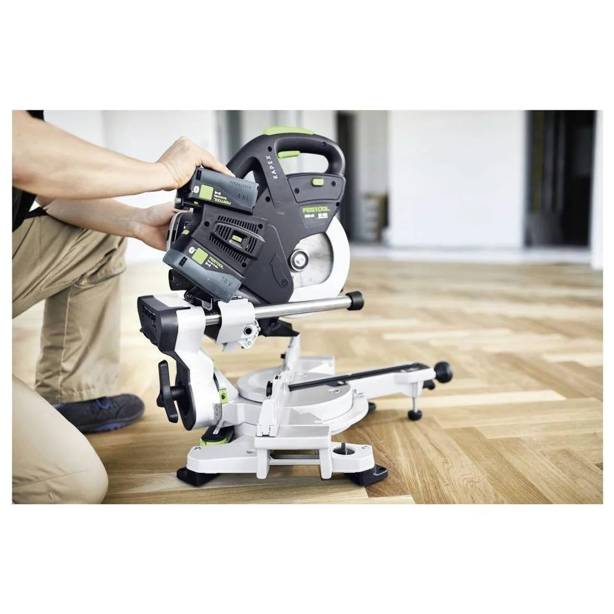 FESTOOL KSC 60 EB-Basic Akku-Kapp-Zugsäge, präzise Schnitte, kabellose Freiheit, kompakte Bauweise 4