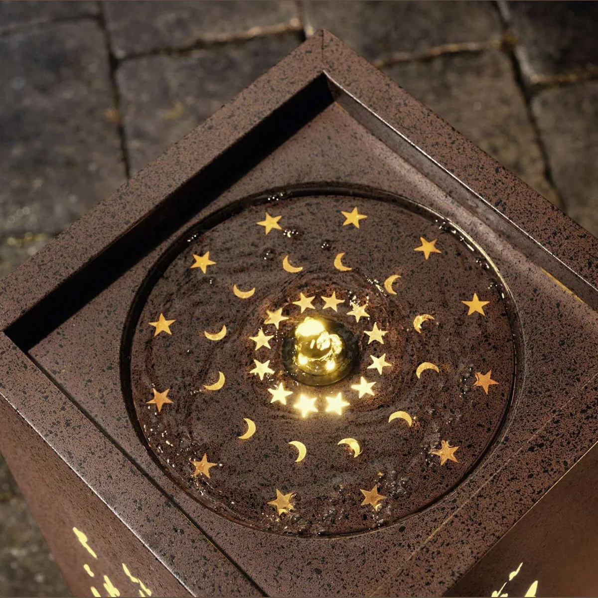 Frank Flechtwaren Gartenbrunnen Blumenwiese, rustikales Design mit LED-Beleuchtung 3