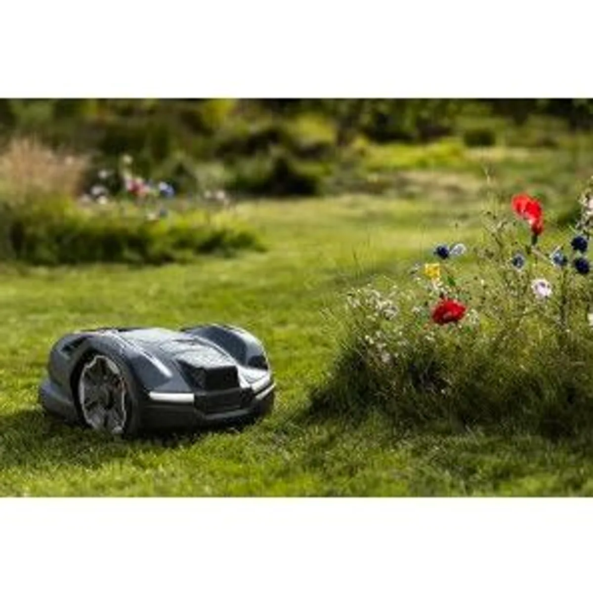 Husqvarna Automower 405XE NERA, präzise Mähleistung, intelligente Steuerung, leise im Betrieb 5