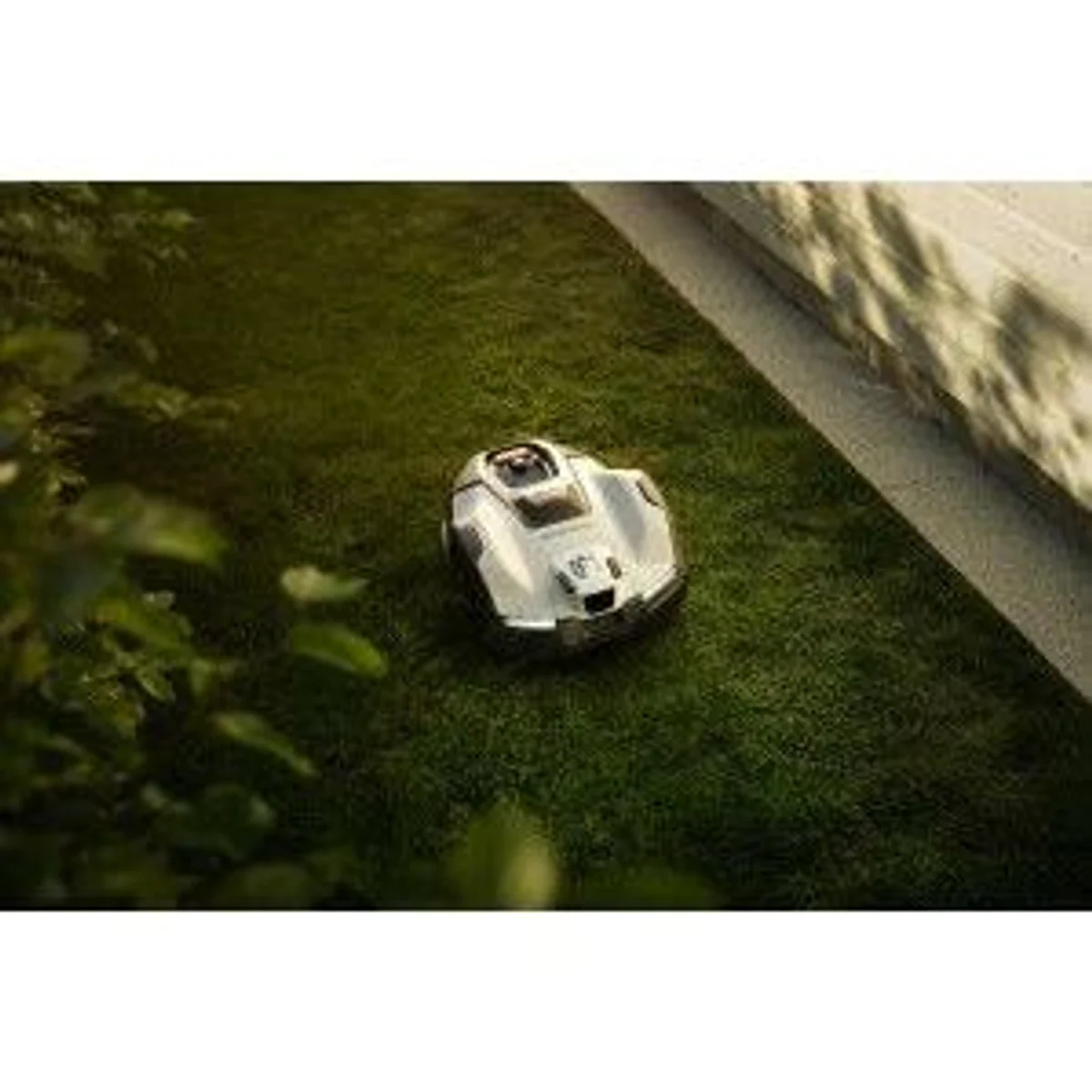 Husqvarna Automower 405VE, intelligente Rasenpflege, kompakt, leise, wetterfest 3