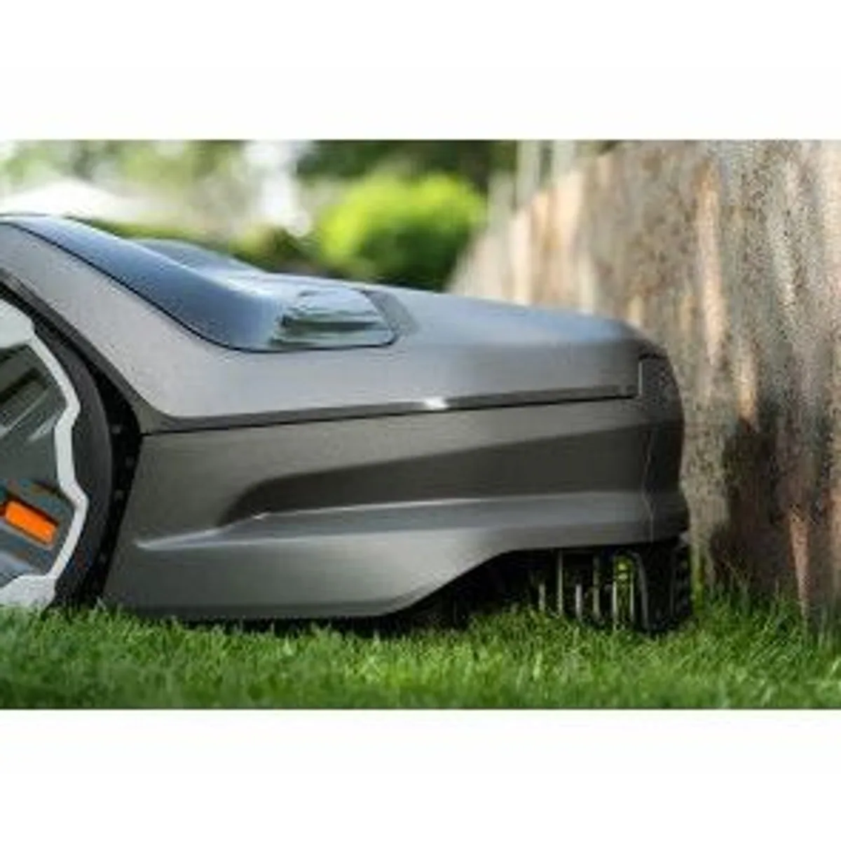 Husqvarna Automower 310E NERA, intelligente Steuerung, kompakte Bauweise, effiziente Rasenpflege 5