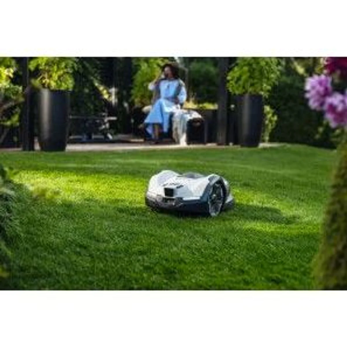 Husqvarna Automower 410VE NERA EdgeCut, KI-Kamera, GPS — präzise Rasenpflege, intelligente Navigation, kompakte Bauweise 2