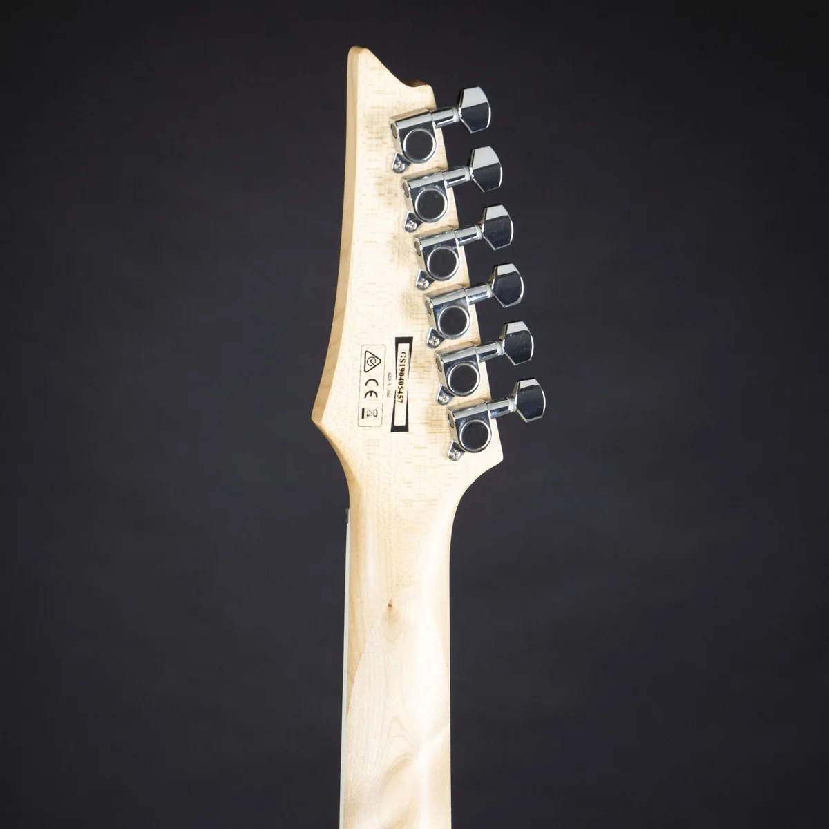 Ibanez Gio GRG170DX-BKN Black Night, vielseitige E-Gitarre mit H/S/H-Pickups 4