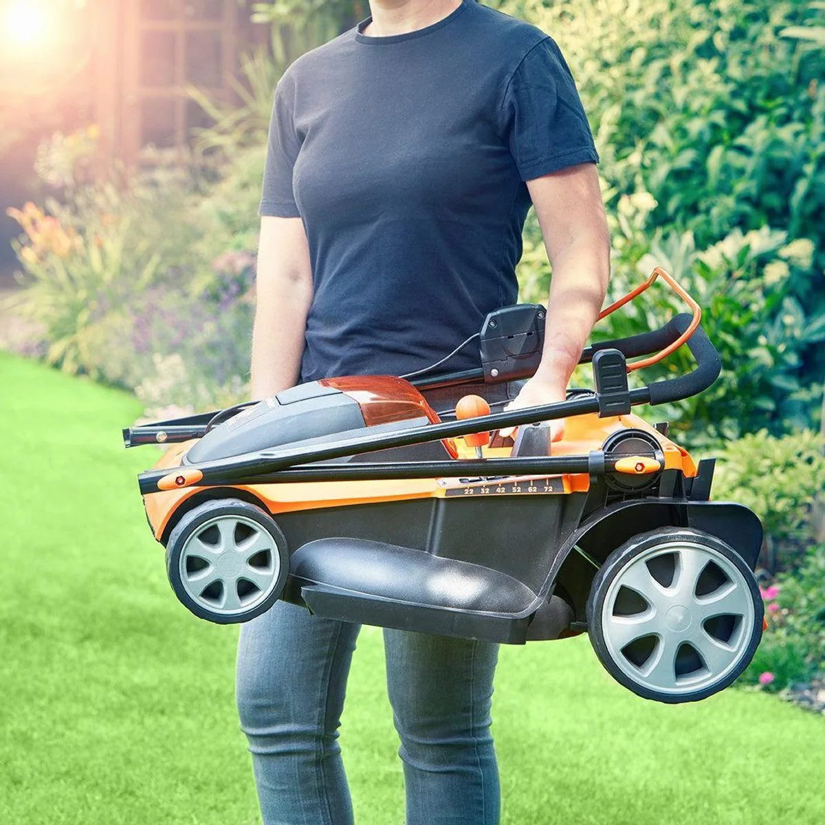 Lawnmaster Akkurasenmäher, 6-stufige Schnitthöhenverstellung, kraftvolle 24V-Akkus 3
