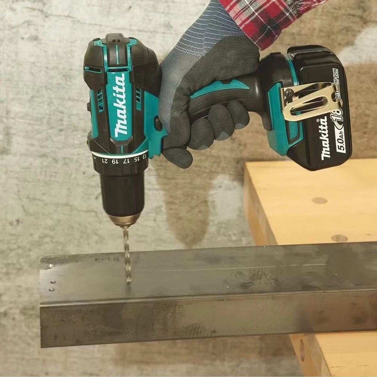 Makita DDF482RFJ Akku-Bohrschrauber, 2 Akkus & Ladegerät im Koffer — leistungsstark, ergonomisch, vielseitig 3