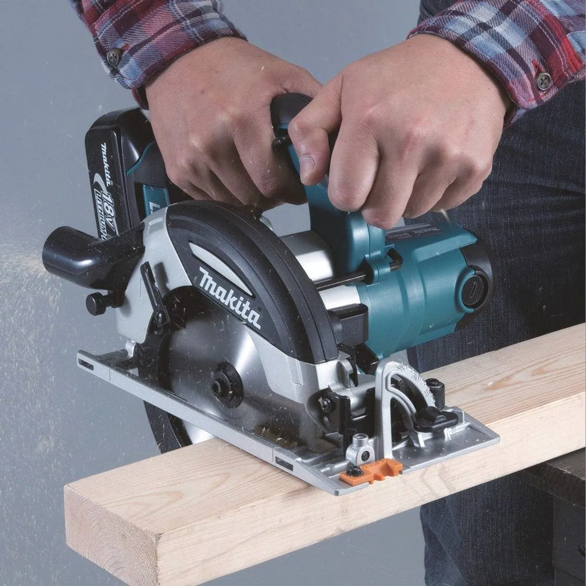 Makita DHS630Z Akku-Handkreissäge, 66 mm Schnitttiefe, präzise Leistung 2