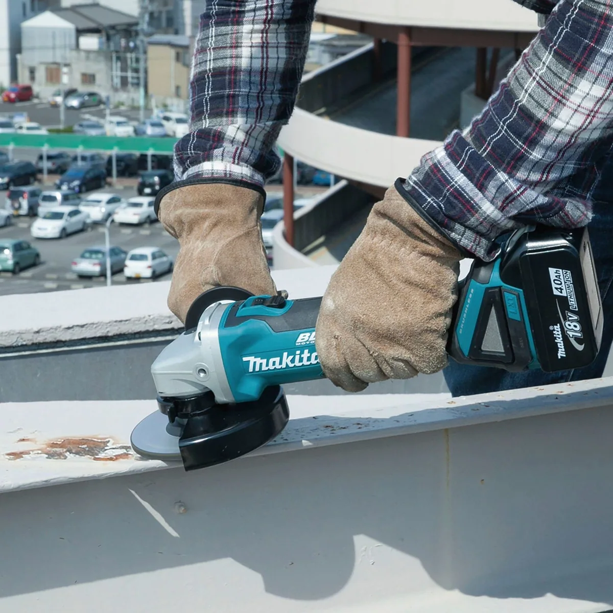 Makita DGA504Z Akku-Winkelschleifer, 29 mm max. Schnitttiefe, 18 V Antrieb 2