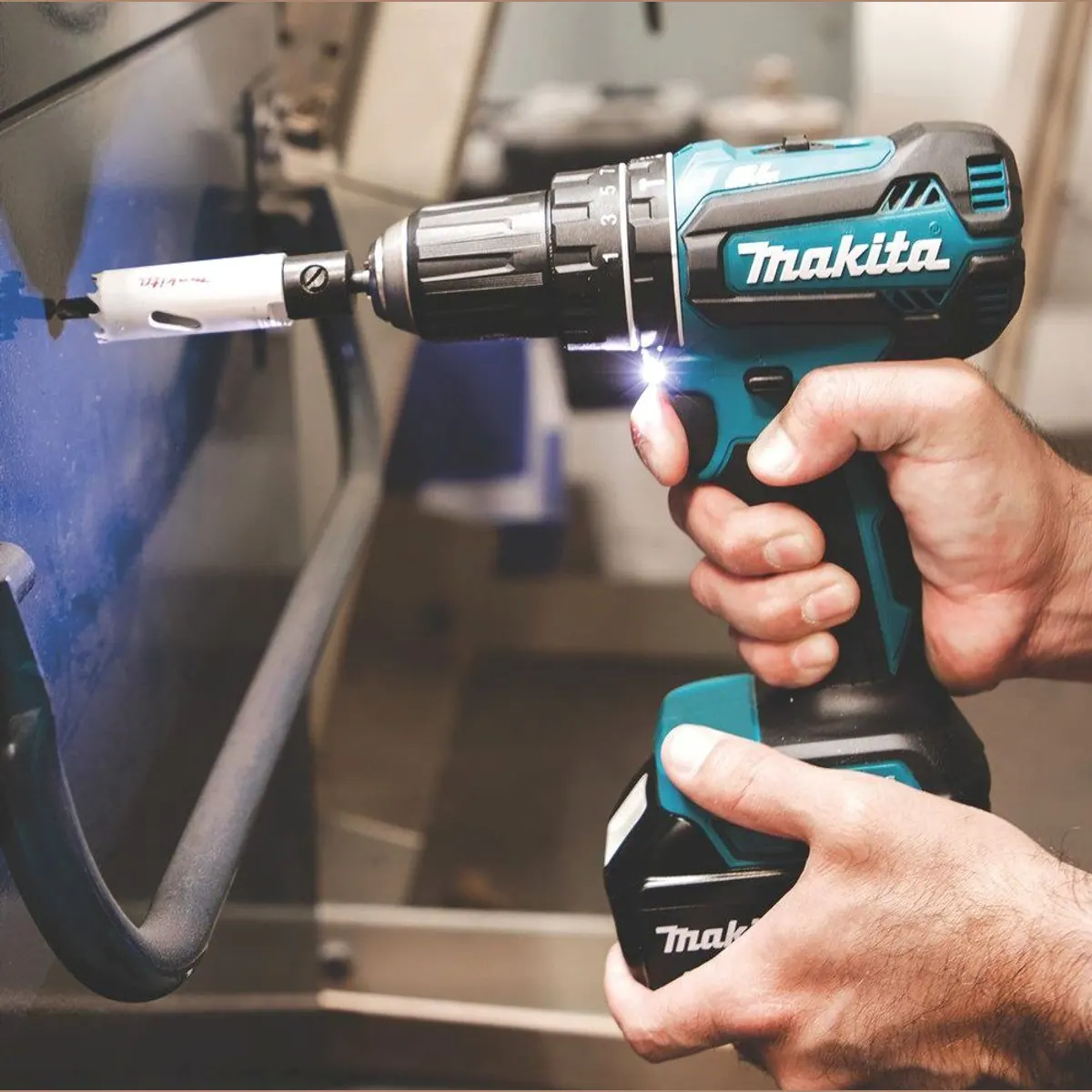 Makita DHP485RTJ Akku-Schlagbohrschrauber, 1900 U/min, 2x 18 V/5 Ah Akkus — inkl. Ladegerät & Koffer 2