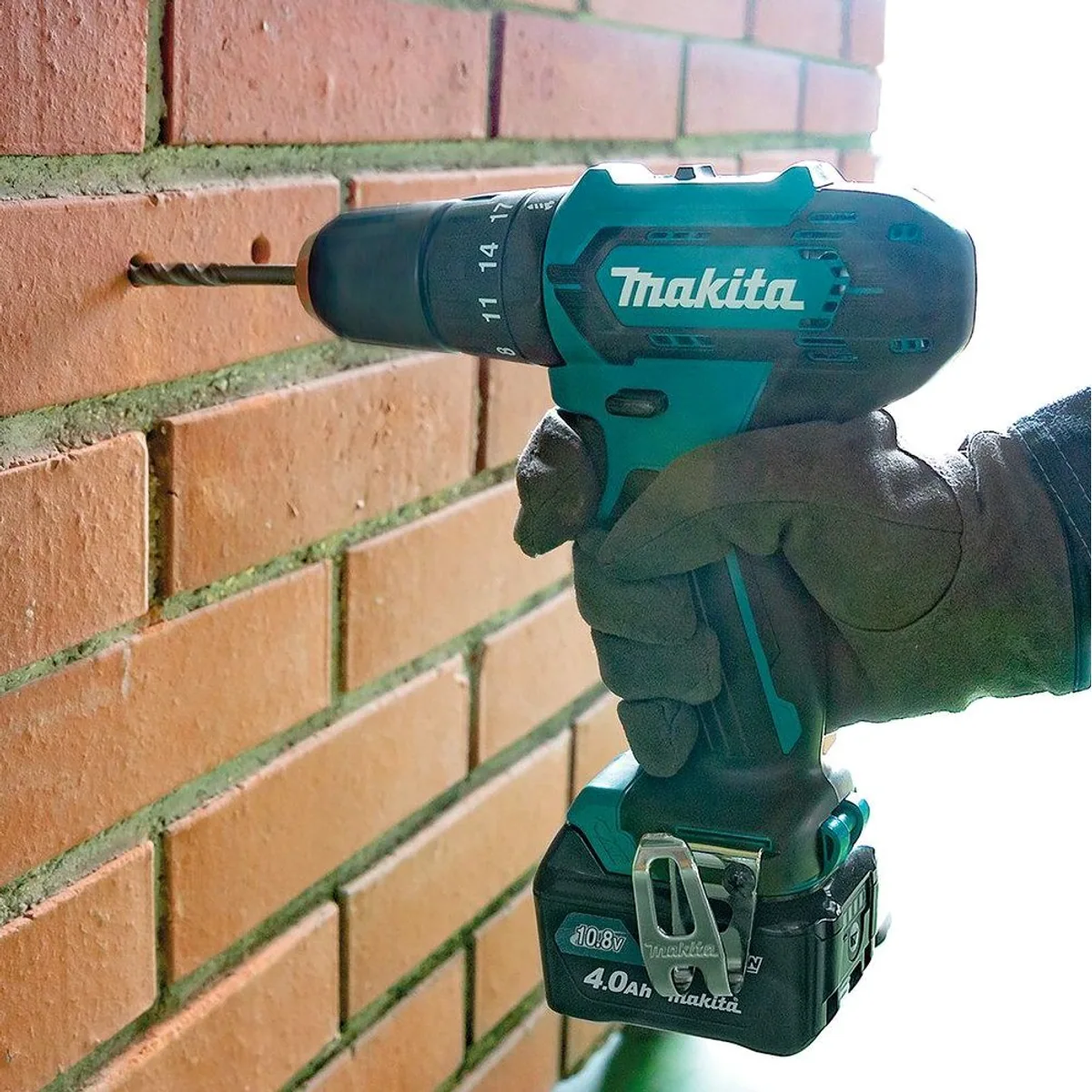 Makita HP333DSAX1 Akku-Schlagbohrschrauber, 1700 U/min, inkl. 2 Akkus und Ladegerät 2