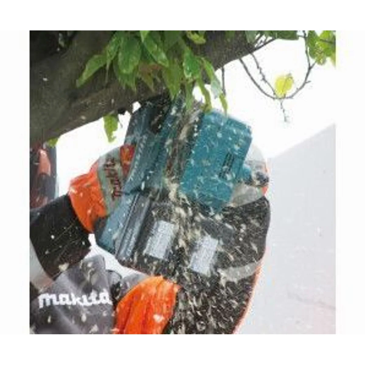 Makita DUC256 Motorsäge, leistungsstarker Akku, ergonomisches Design 4