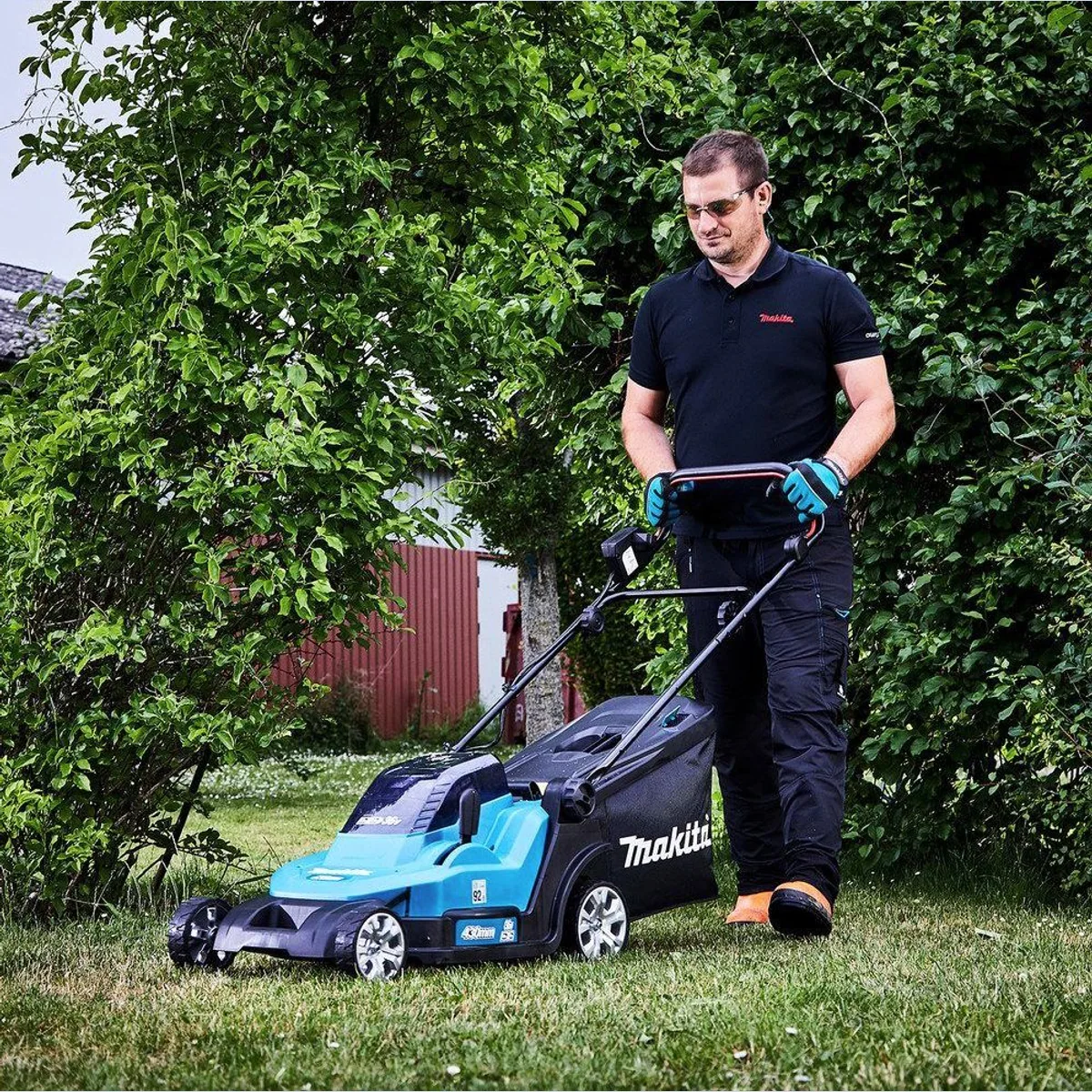 Makita DLM432Z Akkurasenmäher, 43 cm Schnittbreite, geräuscharm, 2x18V LXT 2