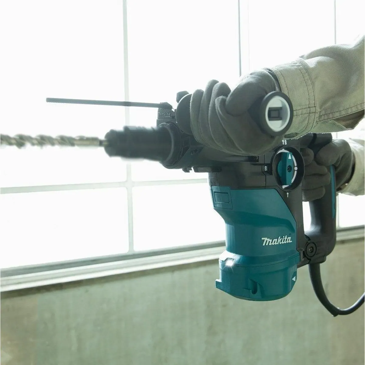 Makita HR3012FCJ Kombihammer SDS-PLUS, 1.050 W, 30 mm Bohrleistung 2