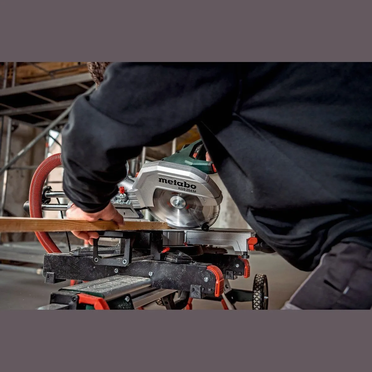 Metabo KGS 254 M Set, Kappsäge mit Zugfunktion und 2. Hartmetall-Sägeblatt 3